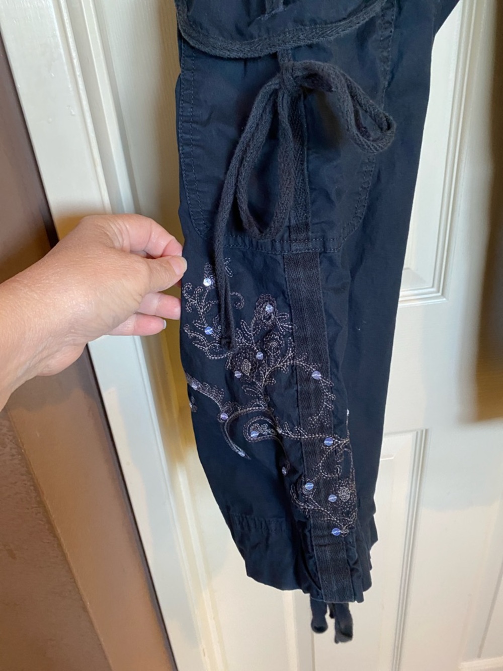 Venezia Dark Navy Cargo Capris with Embroidered Side Accent - Picture 4 of 5